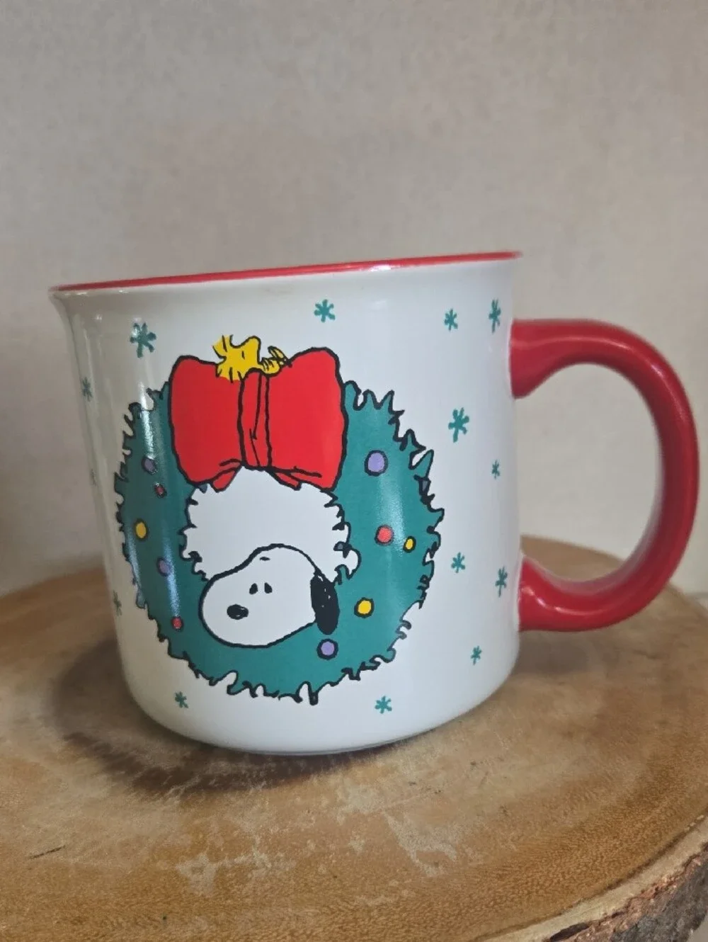 Peanuts White Ceramic Mug with Red Handle and Green Wreath